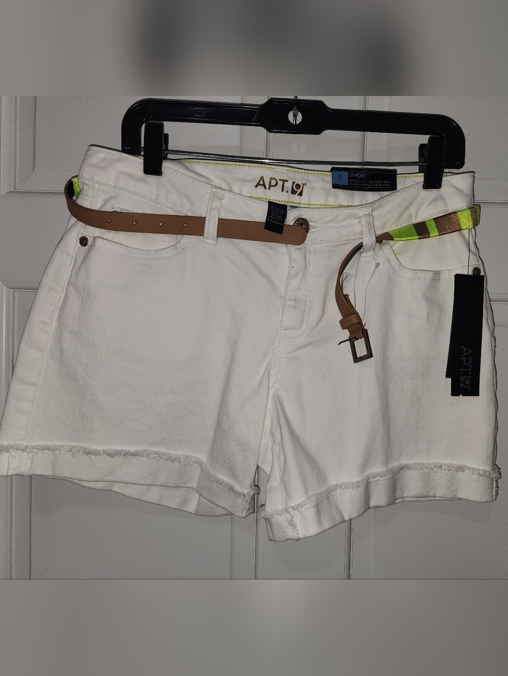 APT. 9 White Women's Denim Shorts. Tan Belt W/ Green Accents